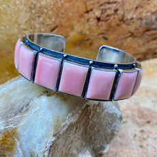 11-Stone Pink Conch Cuff