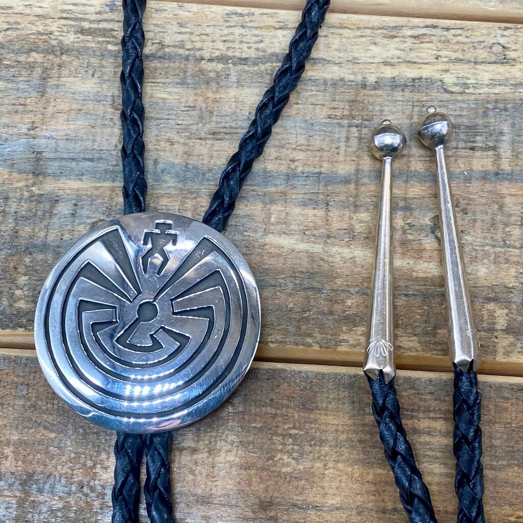 RUNNING BEAR Man in the Maze Bolo by Sonny Gene