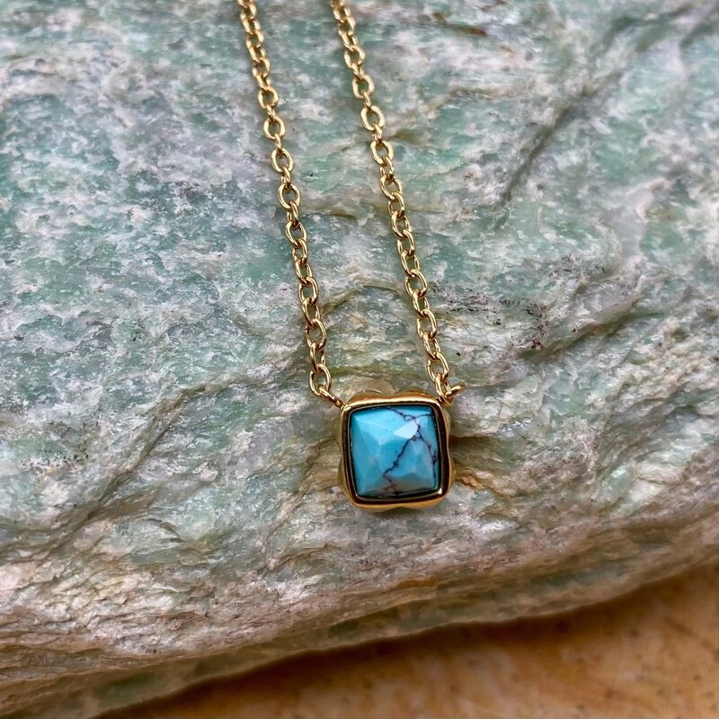 Birthstone Necklace Gold-