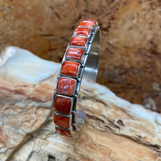 Red spiny oyster cuff - 6.25"