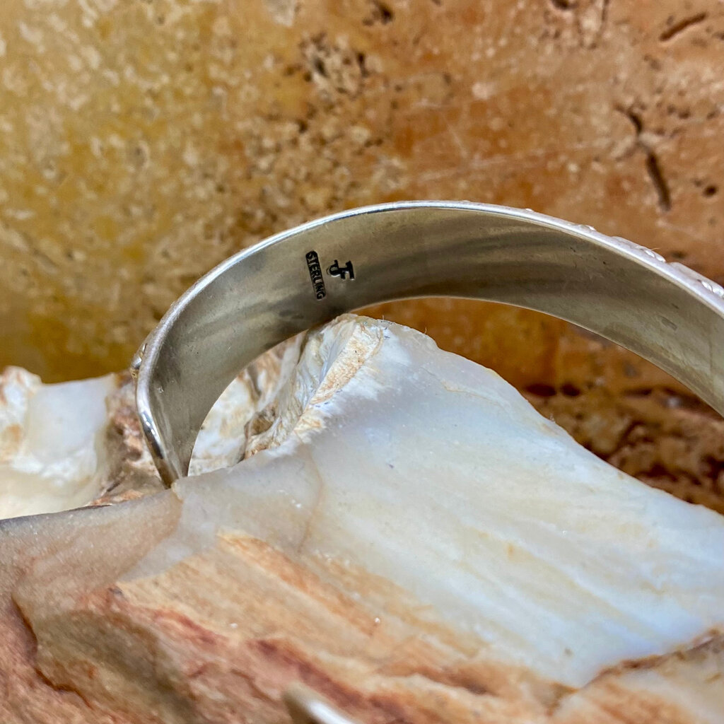 Lapis lazuli cuff - 6.75"