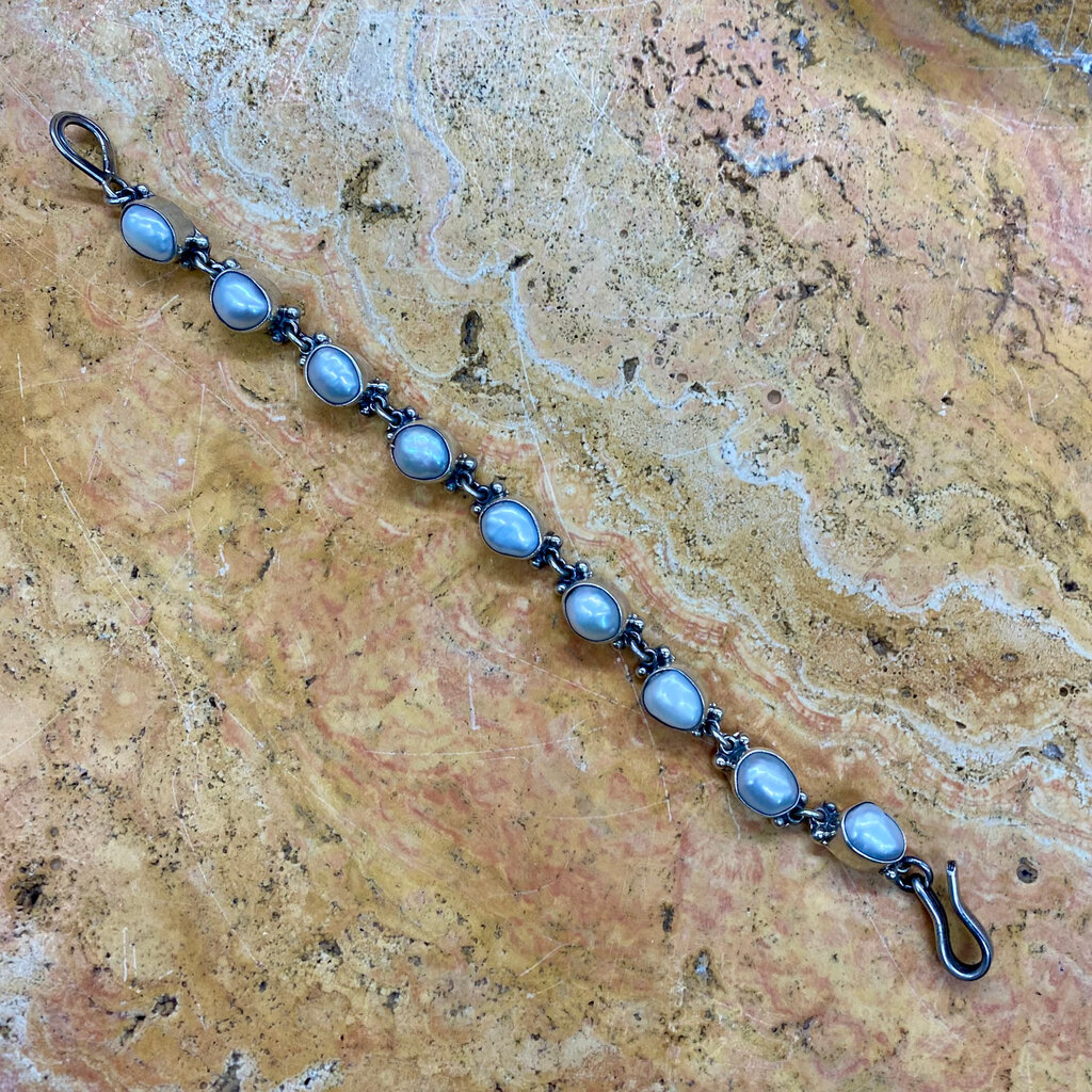 7" mother of pearl link bracelet