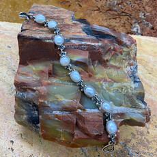 6.5" mother of pearl link bracelet