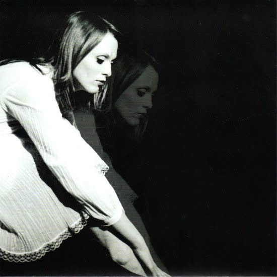 Karen Elson - Milk and Honey / Winter’s Going 7” (2012 Third Man Records), Milk & Honey Swirl