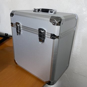 Aluminium Vinyl Record Case with Handled Lid and Keys (Fits 70)