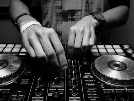 The Evolution of DJ Gear: From Vinyl to Digital Controllers