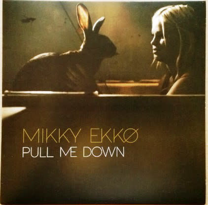 Mikky Ekkø - Pull Me Down 7” (2013), Pink And White