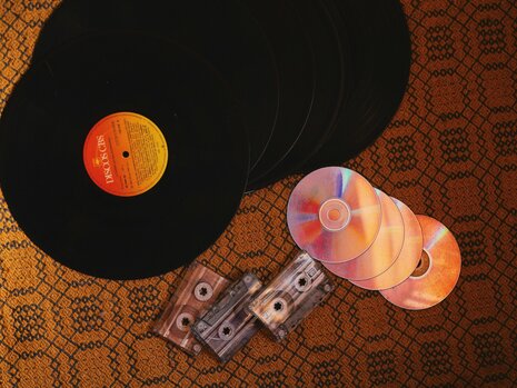 The Analog Revival: Why Music Lovers Are Returning to Vinyl, Cassettes, and CDs