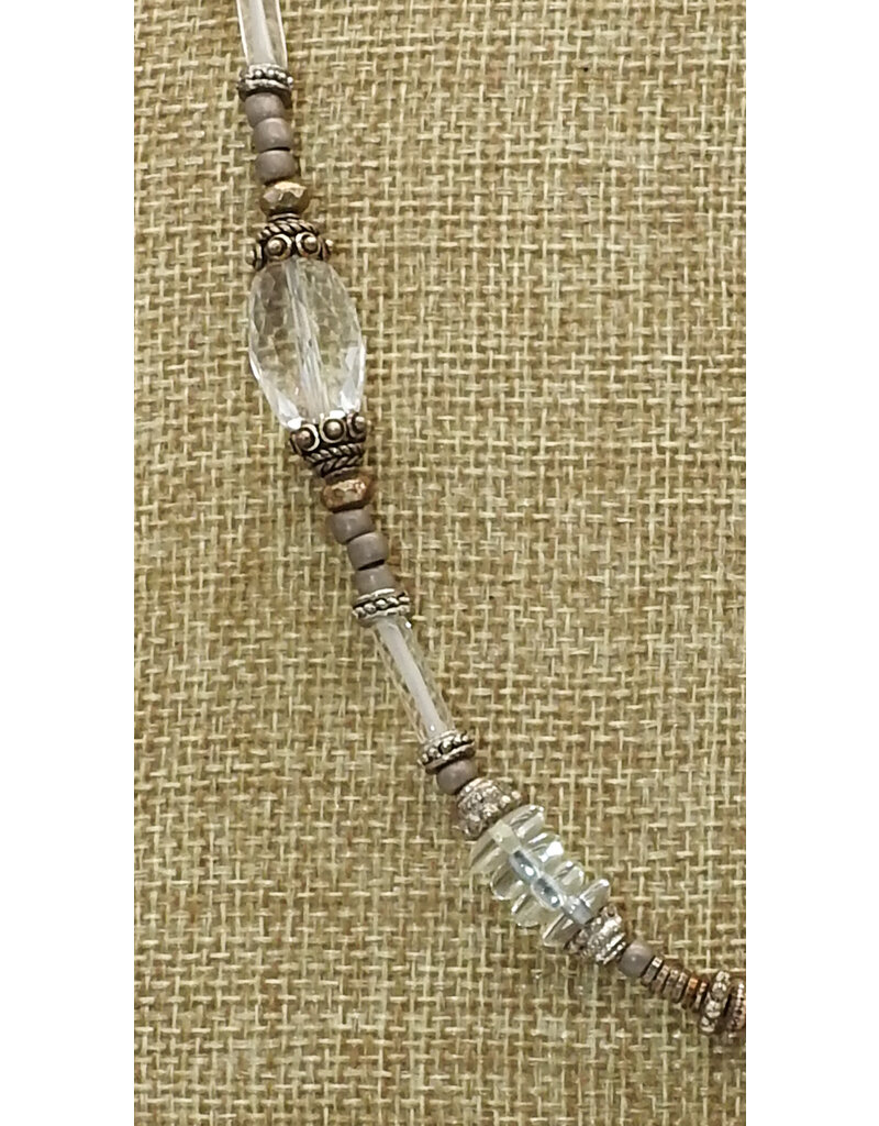 Das DAS-22 Qtz, Lead Crystal, Silver Bead Necklace