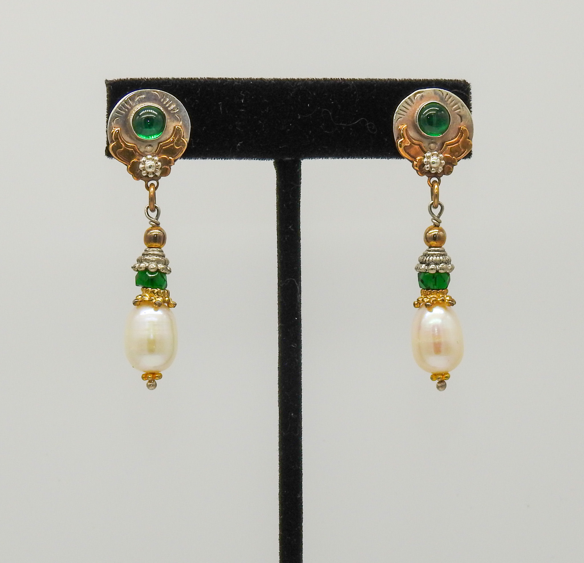 Das DAS-9 Crm. Diopside, Jap. Prls, SS, Brnz & Vrml Earrings