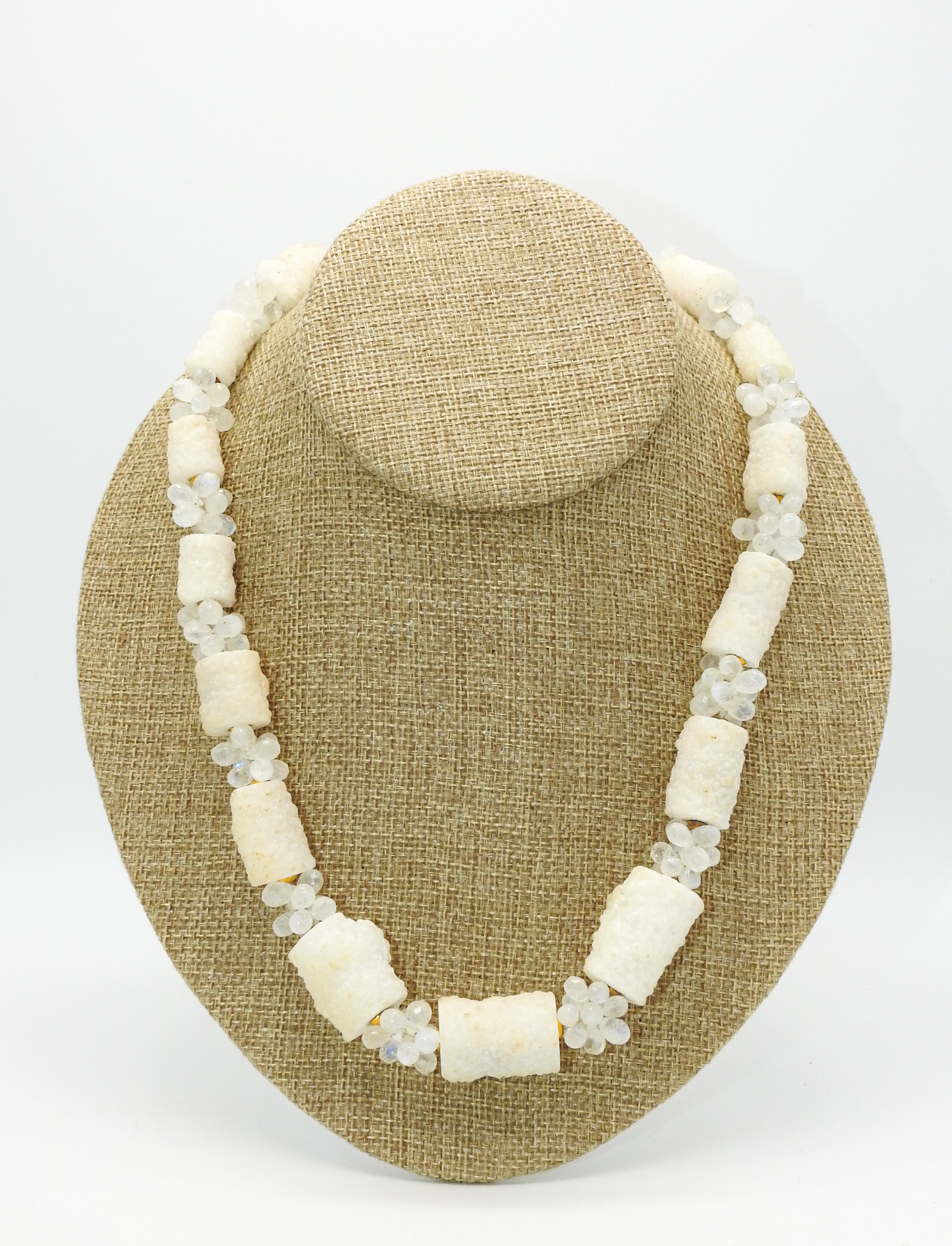D & M Designs DM060324 Wht Tubular Ntr'l Cystals, Wht Mnstn Necklace