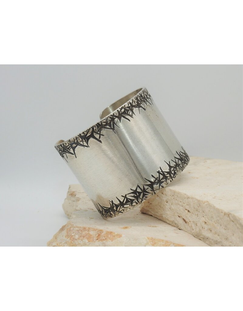 SW Native American Cuff 2" Thorns Sterling Sz.6.25