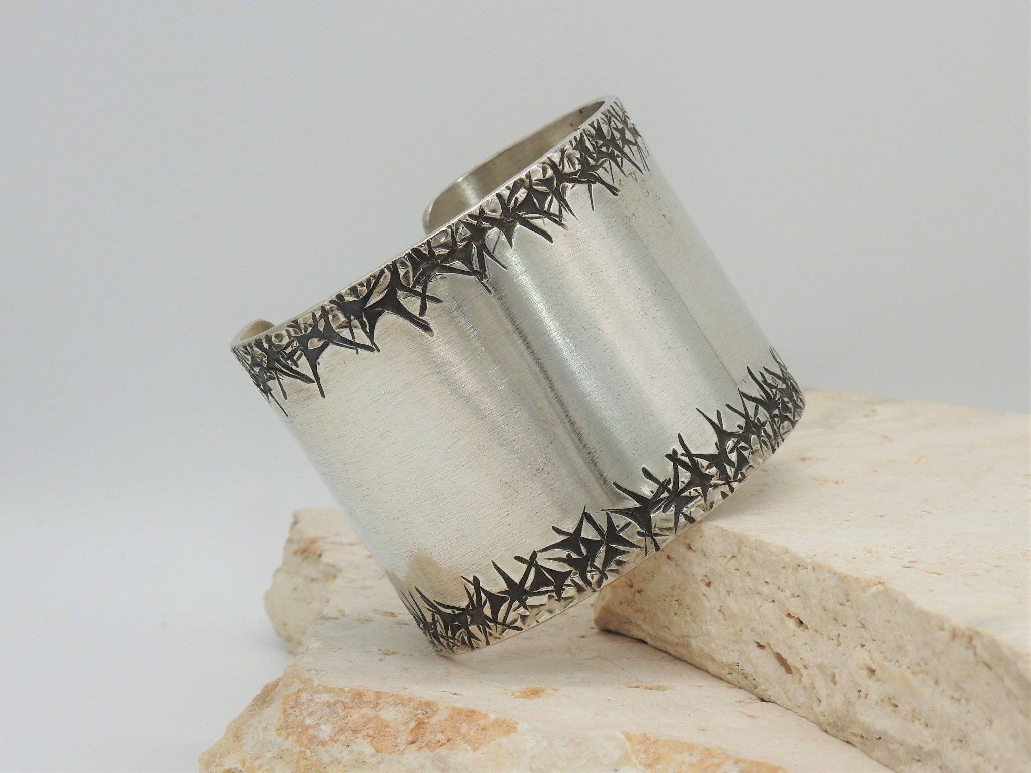 SW Native American Cuff 2" Thorns Sterling Sz.6.25