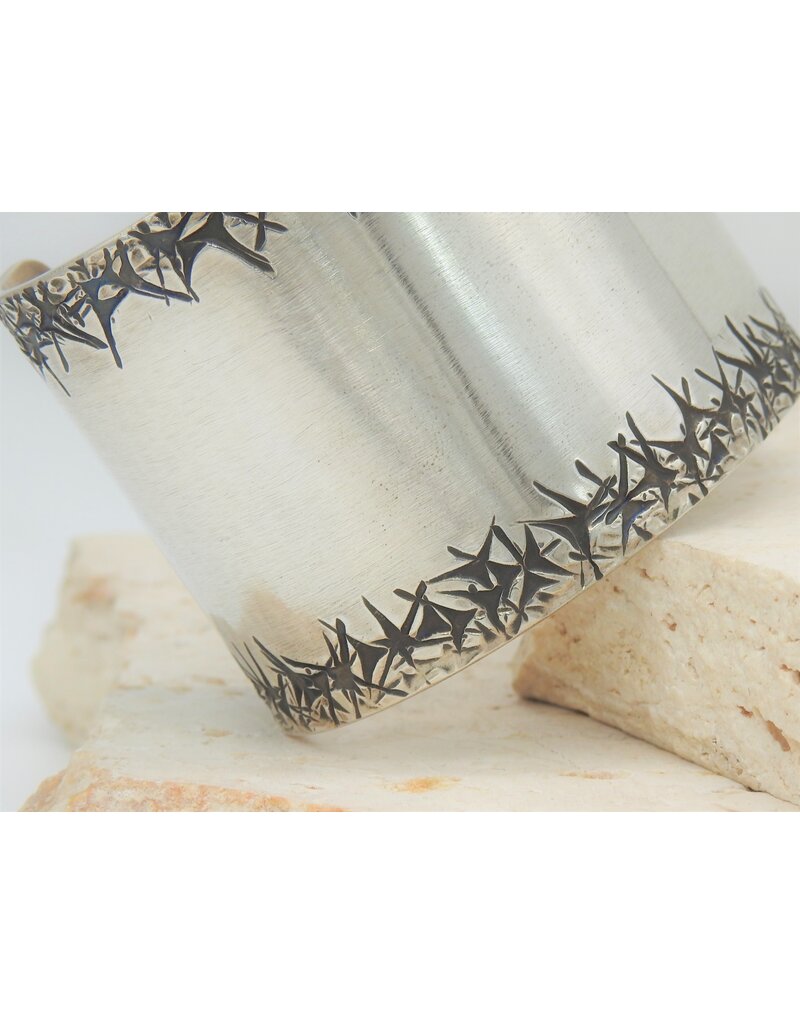SW Native American Cuff 2" Thorns Sterling Sz.6.25