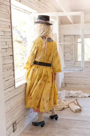 Magnolia Pearl Dress 899 Floral Raelle, Le Jaune Rose