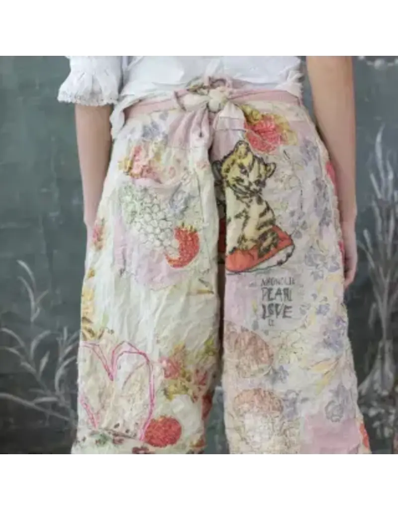 Magnolia Pearl Shorts 027 Be A Poem Miner, Kitty Berry