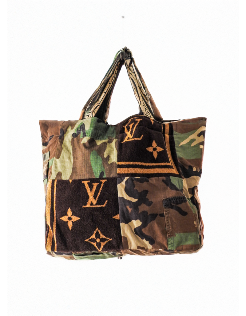 Elevazione L Louis Vuitton Patch Camo Tote