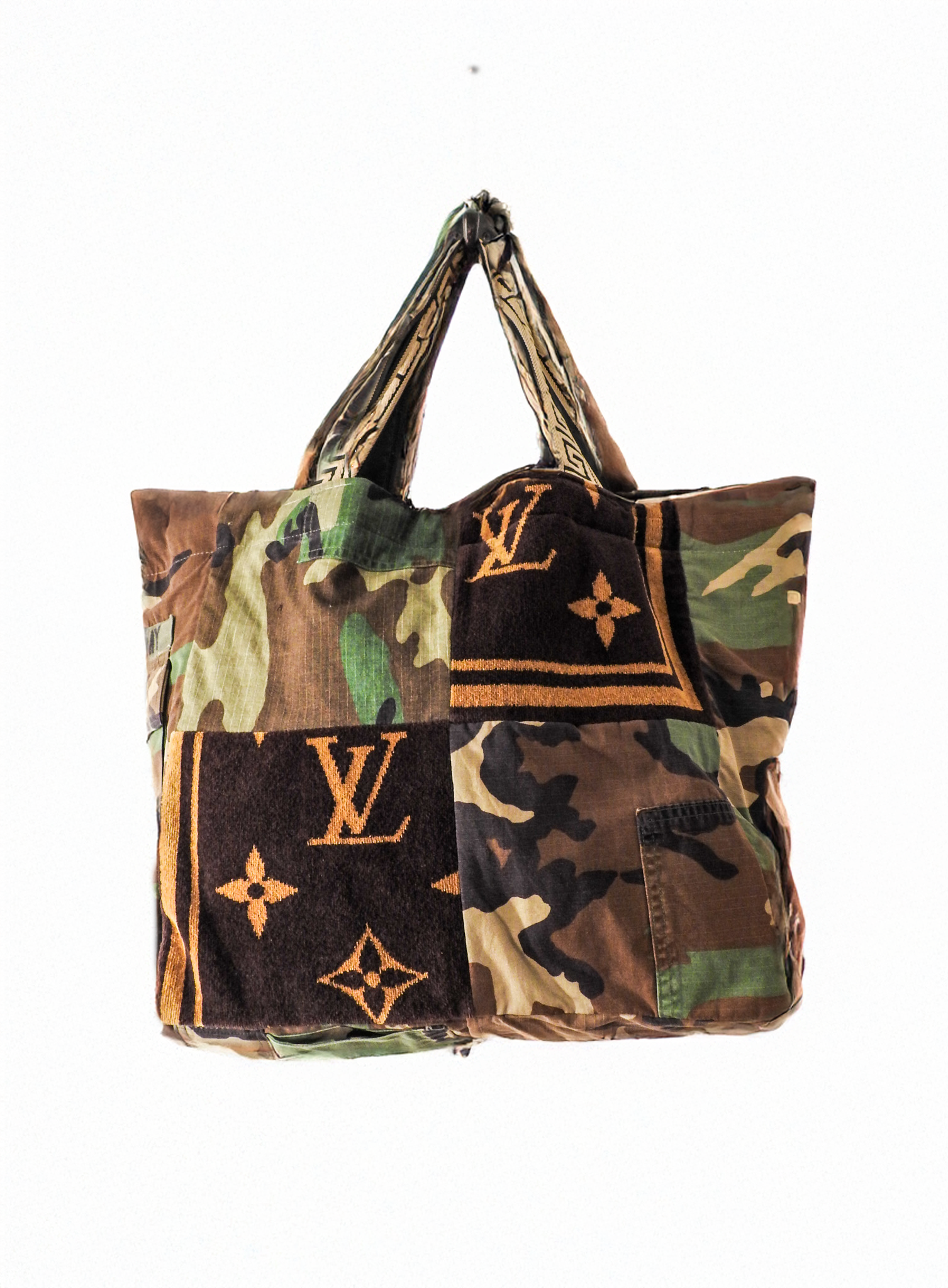 Elevazione L Louis Vuitton Patch Camo Tote