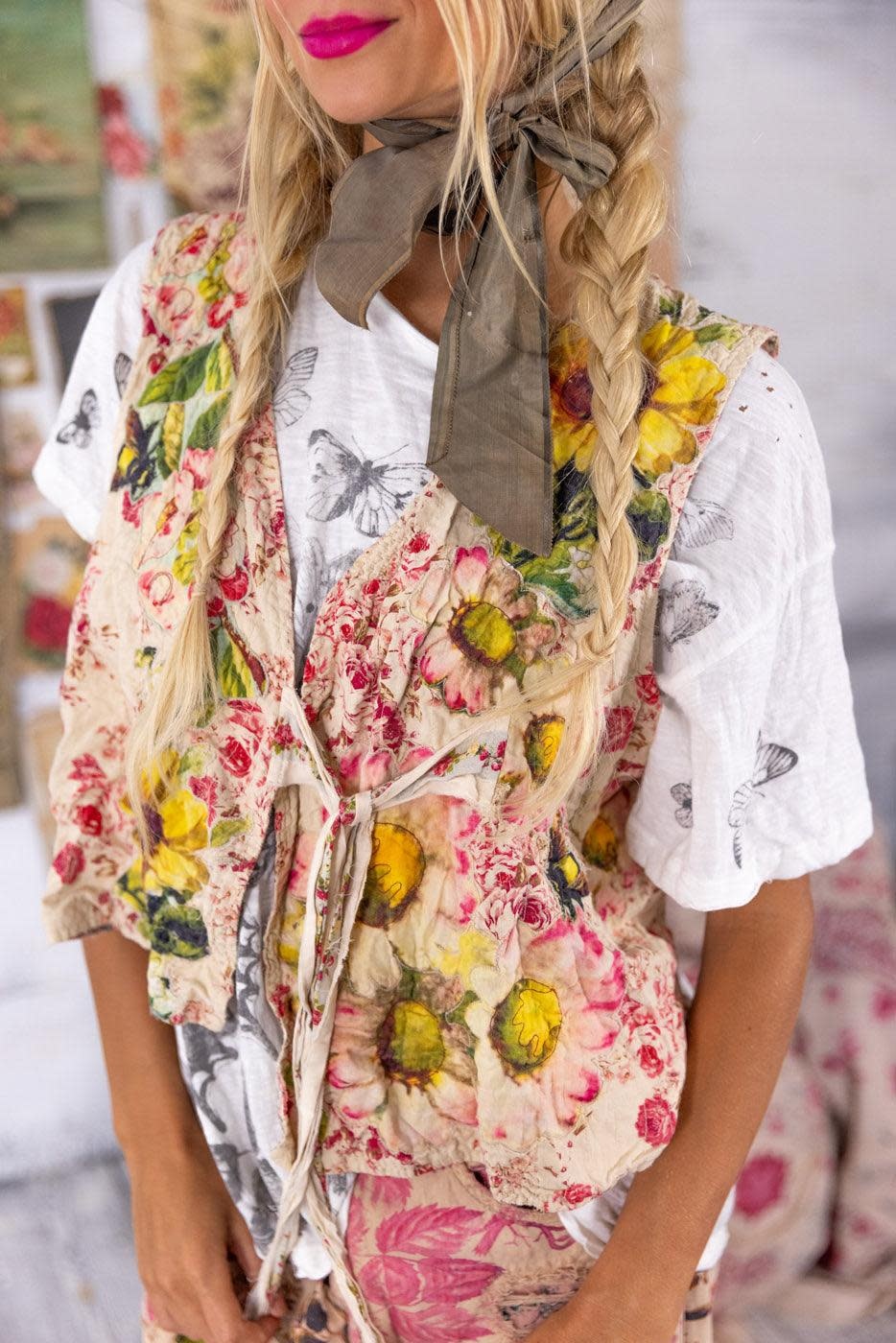 Magnolia Pearl Vest 058 Applique Nikha, Ashbury
