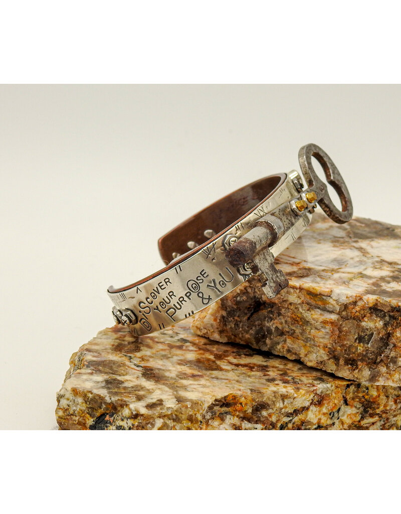 Denise Lee Robertson DLR14 Skeleton Key Bracelet w/ Garnet