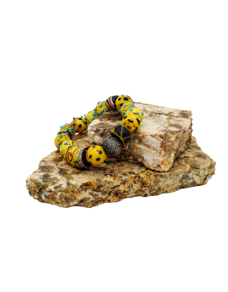 Gildas Gewels GG-H116  Yellow Old African Beads, Diam Ball & Disc Bracelet