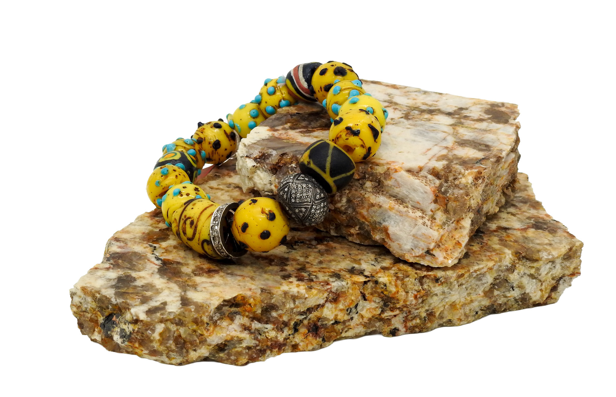 Gildas Gewels GG-H116  Yellow Old African Beads, Diam Ball & Disc Bracelet