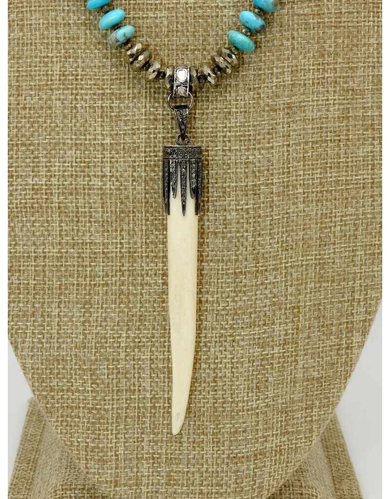 Gildas Gewels GG-DEC108 Turq. Beads, Diam. Top Horn Necklace