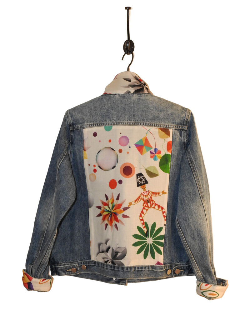 Elevazione Chanel Whimsy On Denim Large