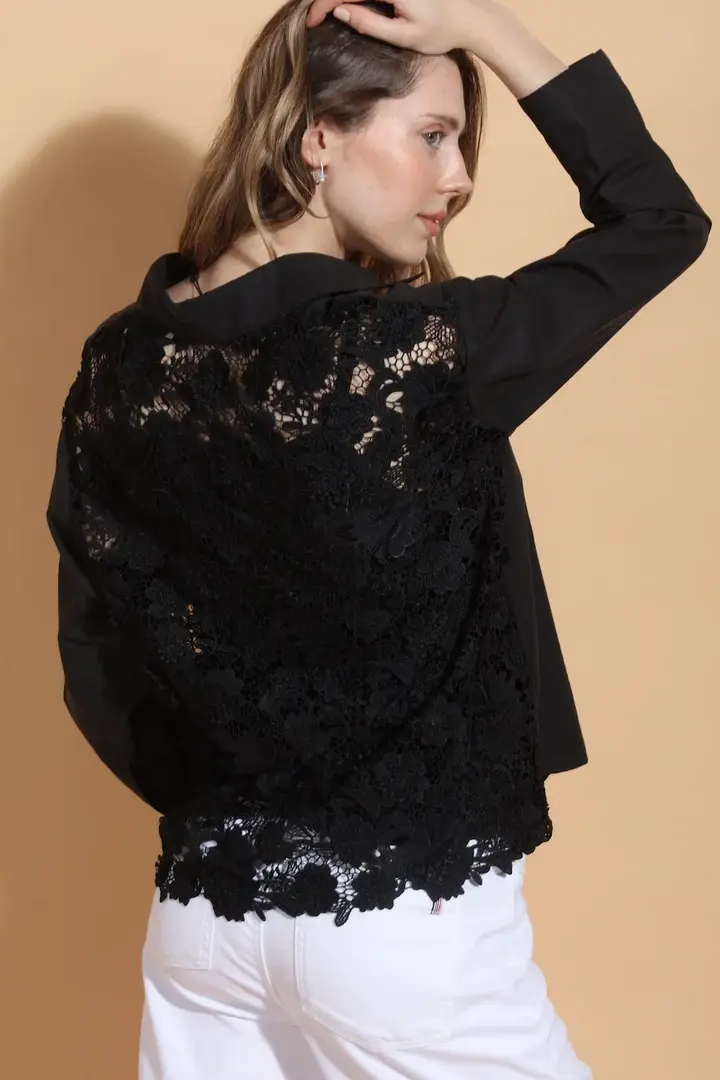 Jessie Liu Cotton Shirt w 3D applique Lace