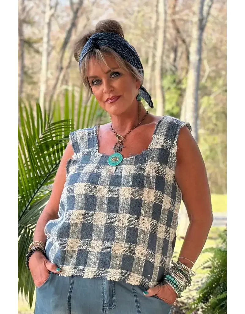 Jaded Gypsy Weaving About Tank
