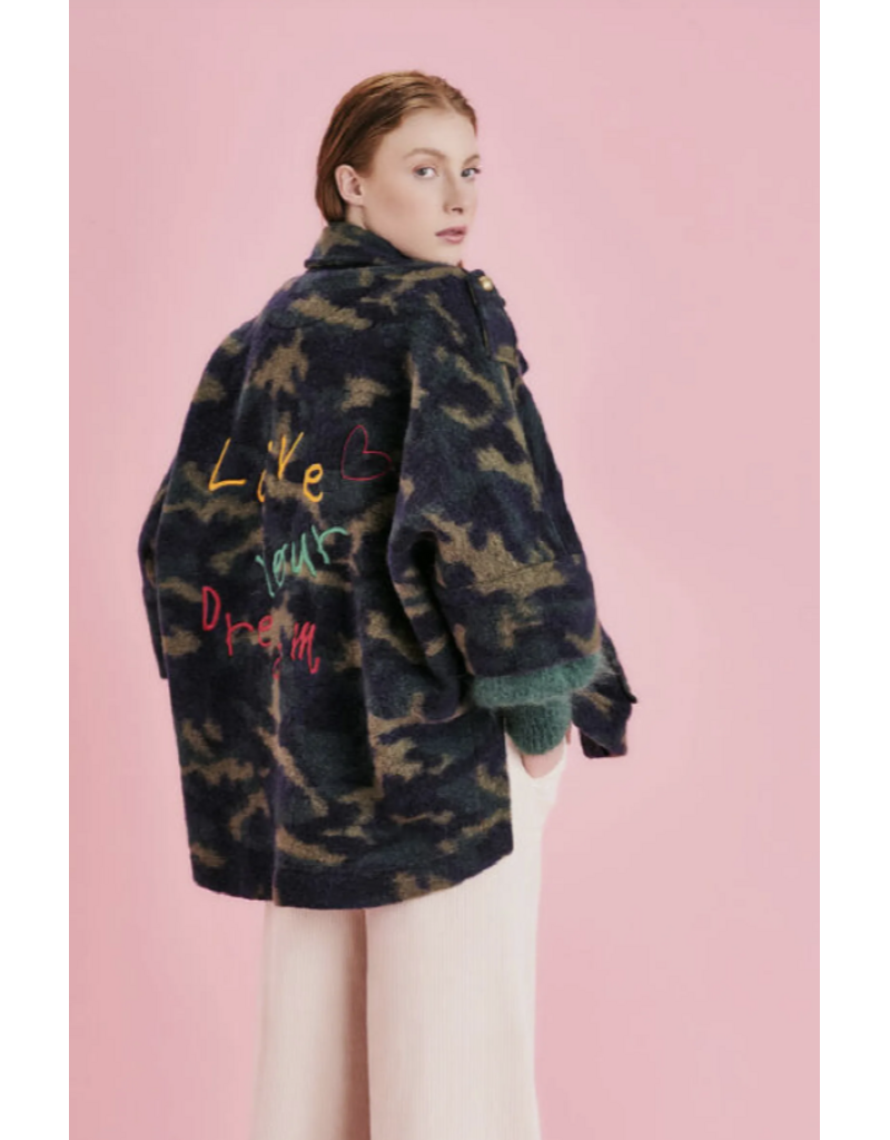 "Live Your Dream" Cape