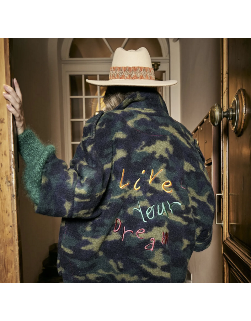 "Live Your Dream" Cape