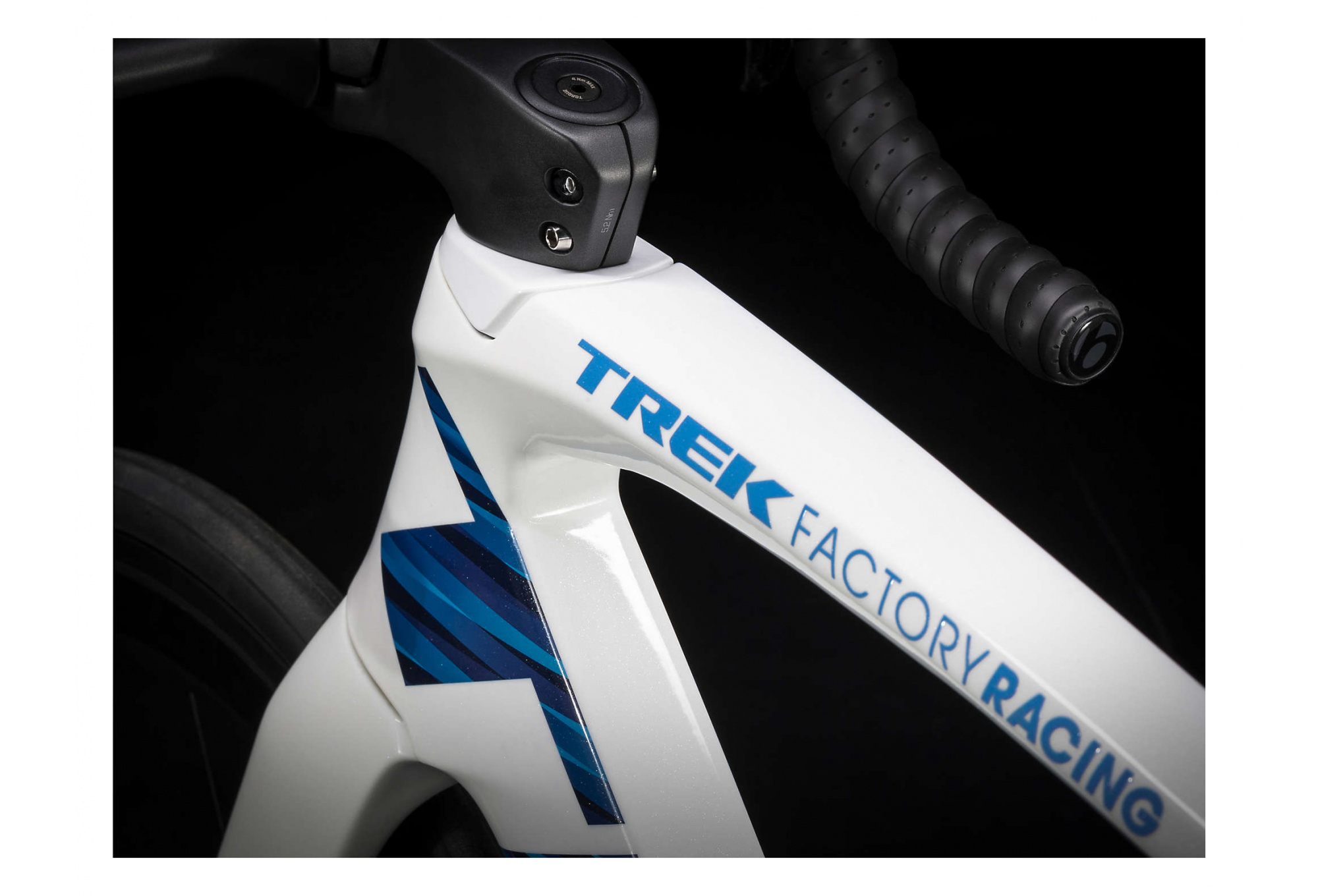 trek madone force axs