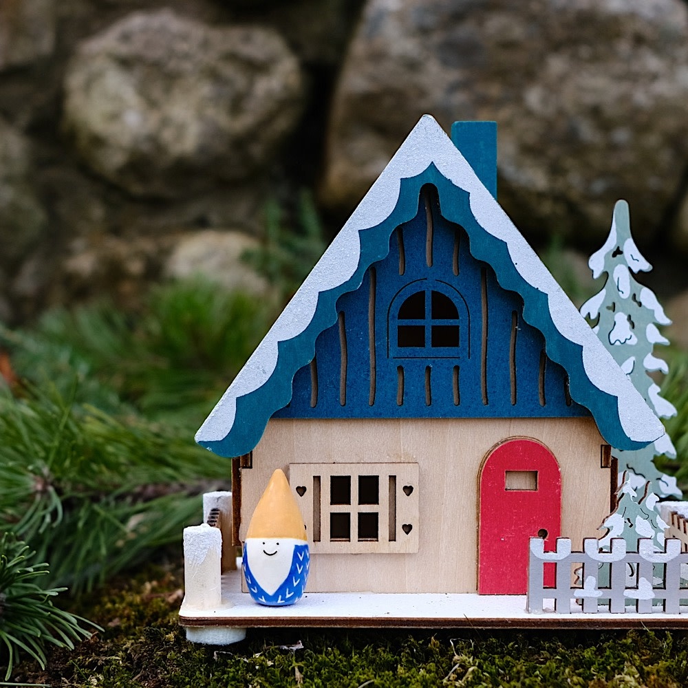 Winter Chalet - Green