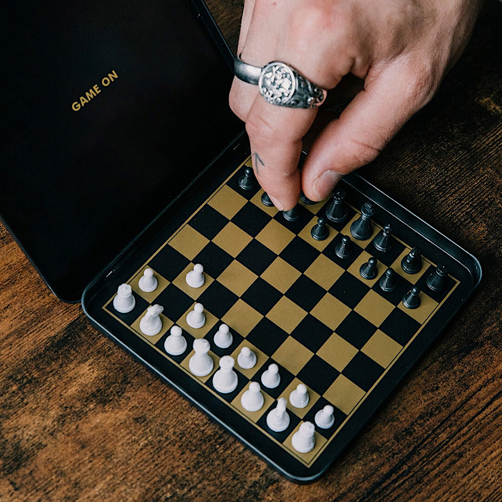Iron & Glory - Game On Magnetic Travel Chess