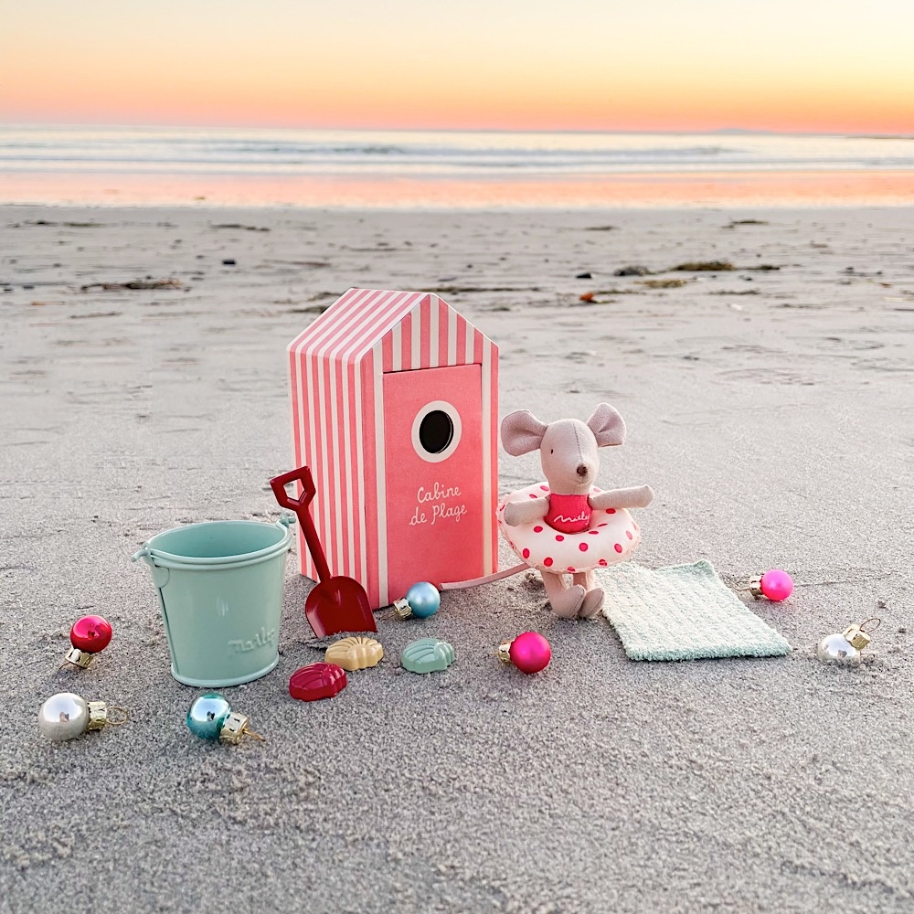 Maileg Little Sister Mouse - Beach - Cabin de Plage - Red