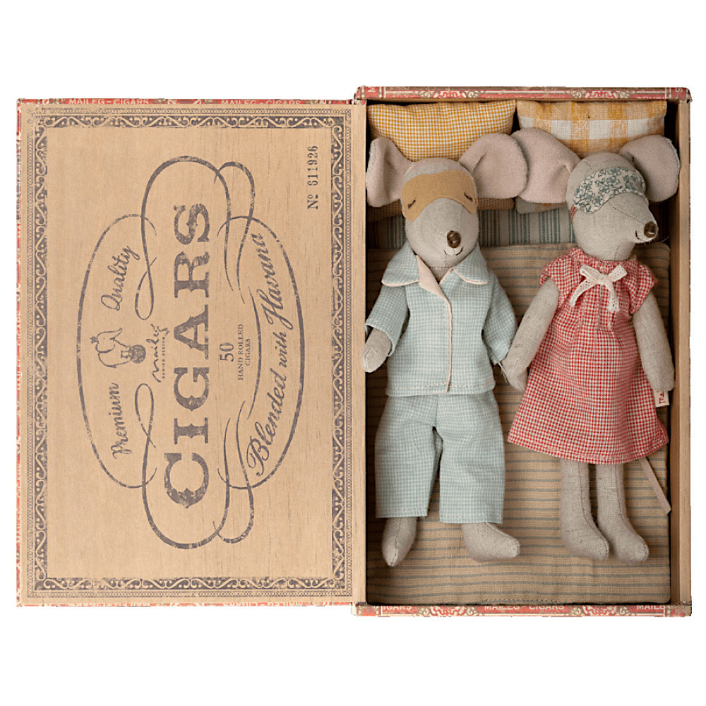 Maileg Maileg Mouse - Mum & Dad in Cigarbox - Red & Blue Pajamas