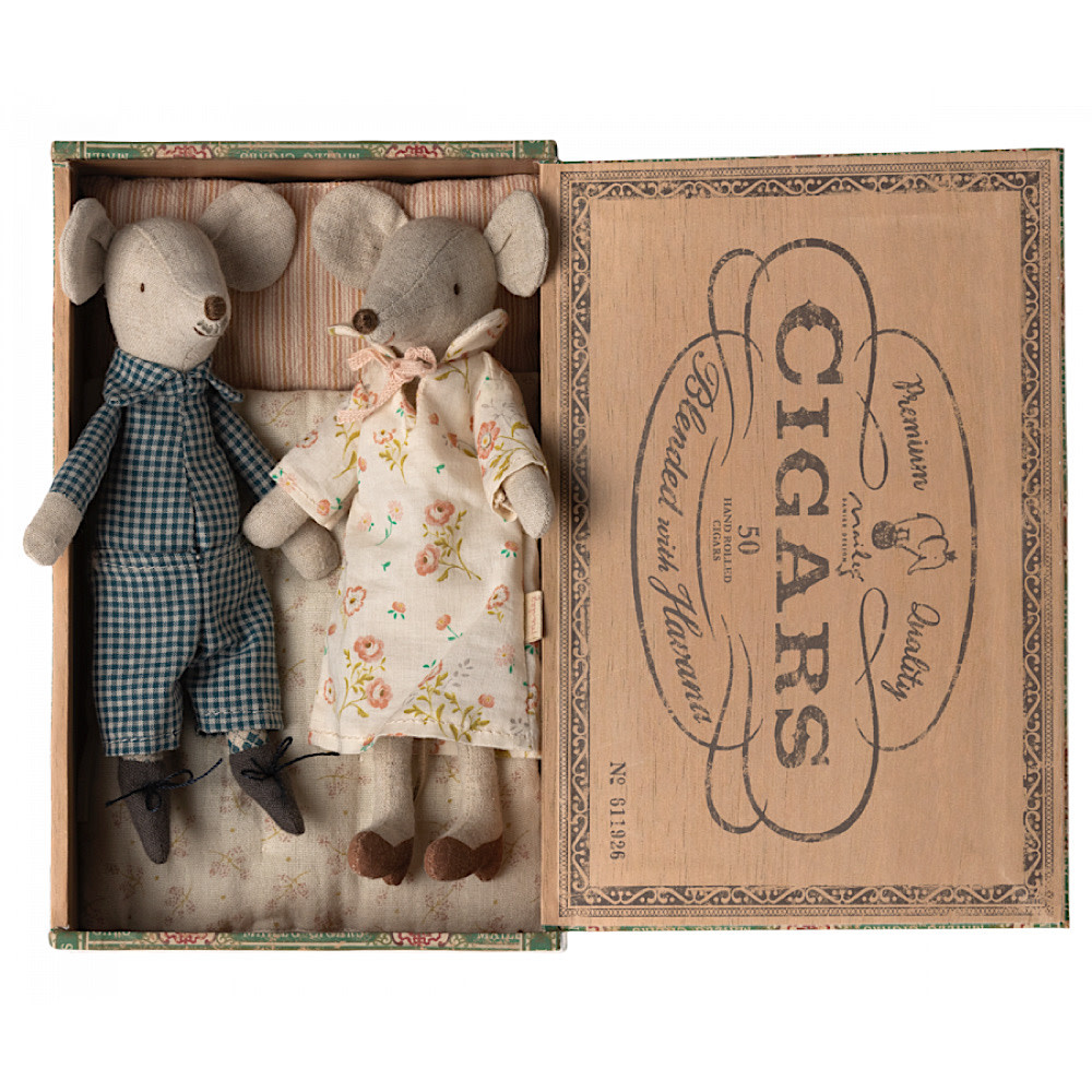 Maileg Maileg Winter Grandma and Grandpa Mice in Cigarbox