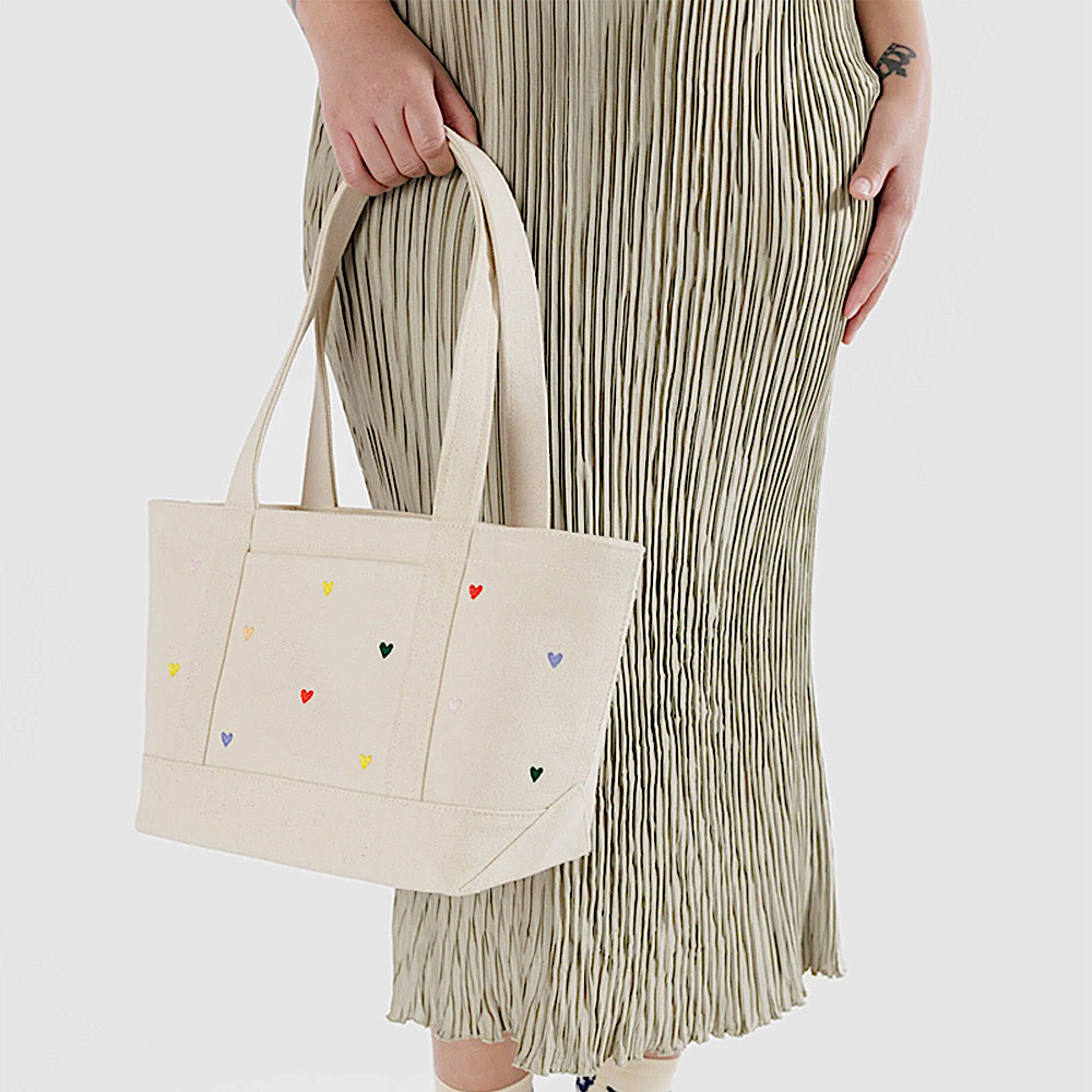 Baggu - Small Heavyweight Canvas Tote - Embroidered Hearts