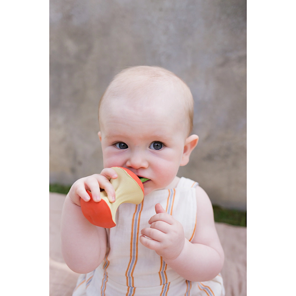 Oli & Carol - Pepa The Apple Teether