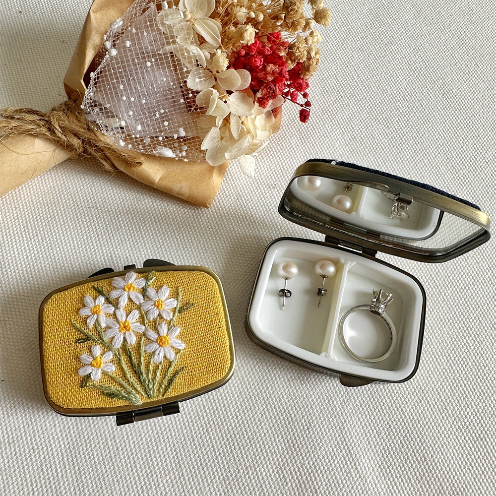 Quince Fables Embroidered Mini Jewelry Box - Daisy Garden
