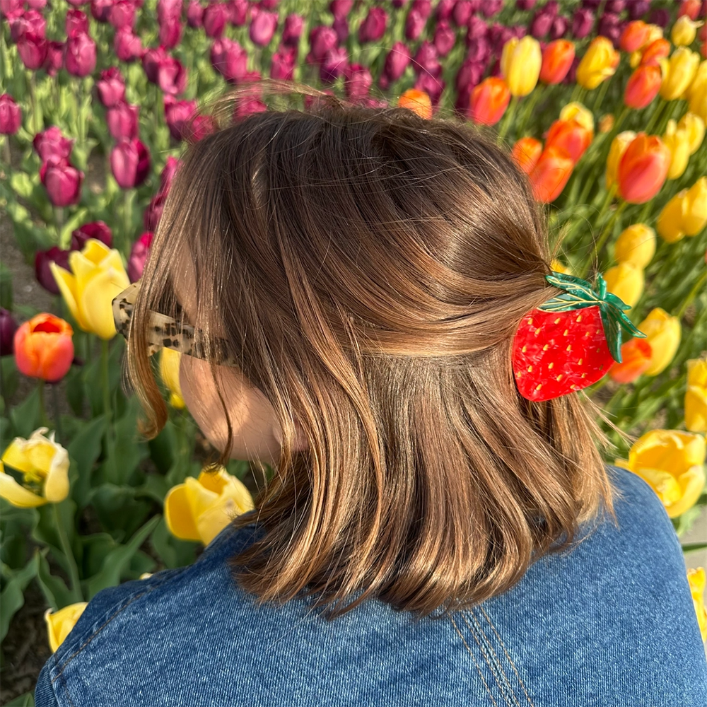 Solar Eclipse Claw Hair Clip - Strawberry Fruit