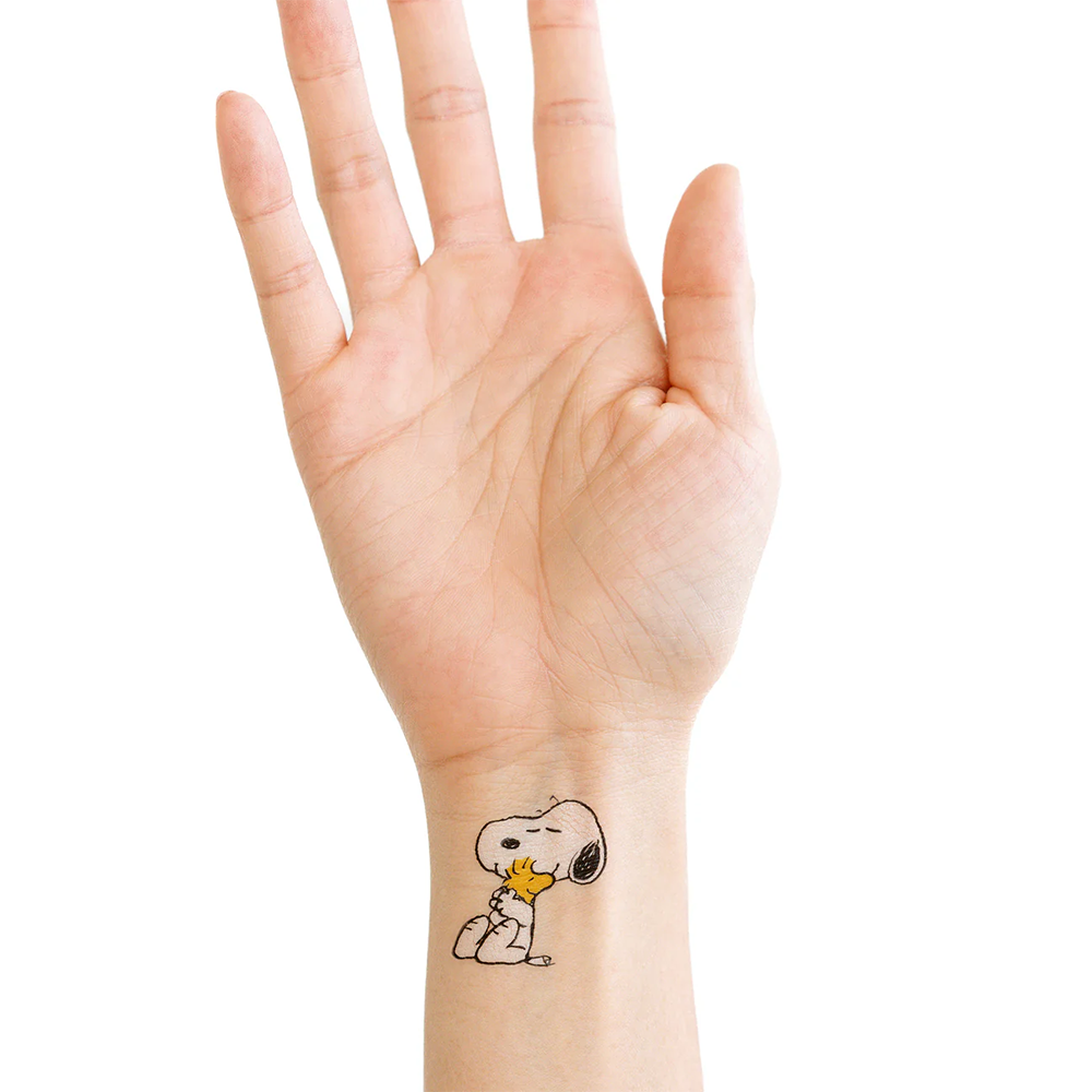 Tattly Tattoo 2-Pack - Snoopy Hugs