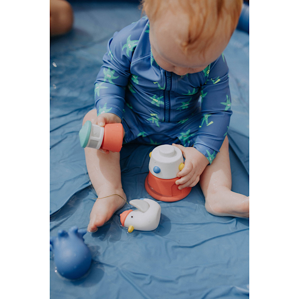 Itzy Ritzy Stack & Squirt Bath + Water Toy