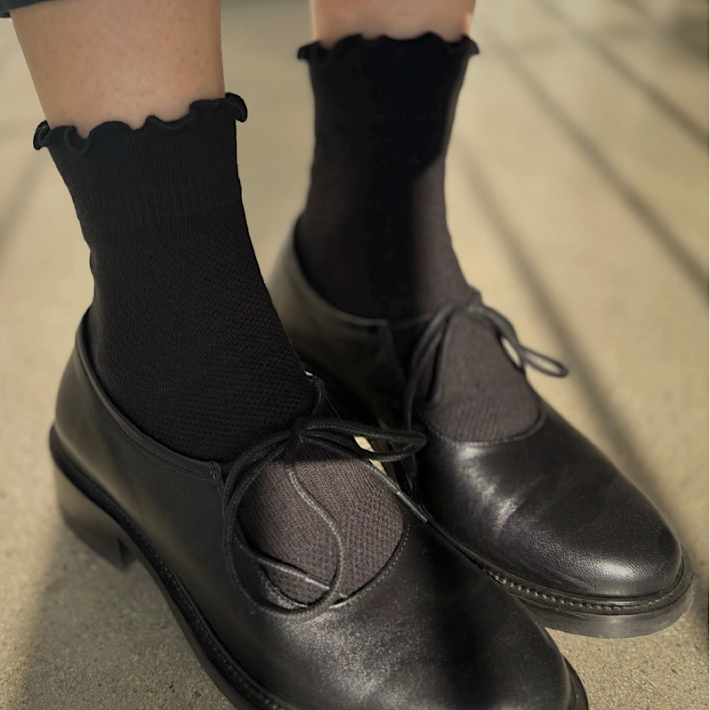 Le Bon Shoppe Ruffled Hugger Crew Socks - Black