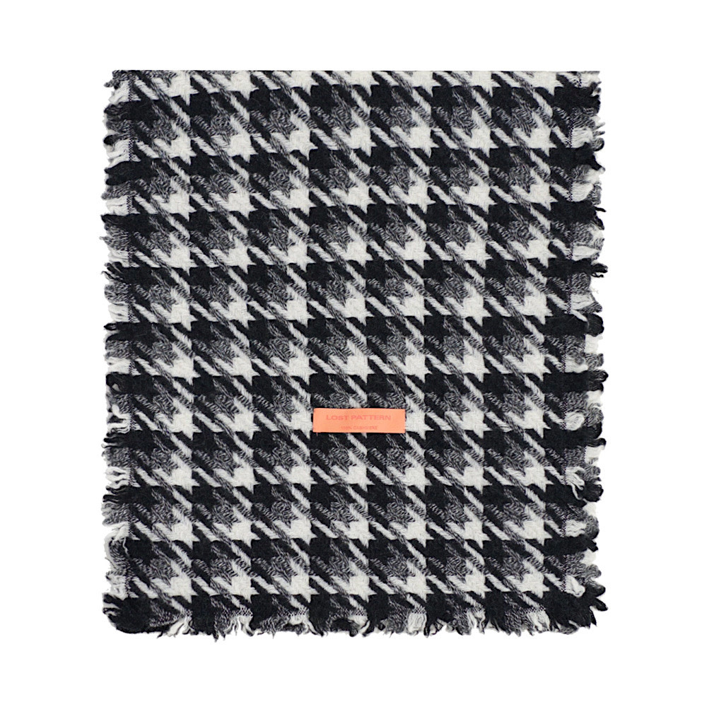 Lost Pattern Houndstooth Cashmere Scarf - Black & White
