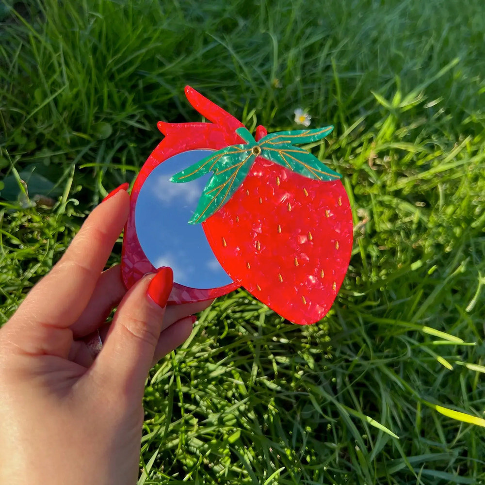 Solar Eclipse Mirror Compact - Strawberry
