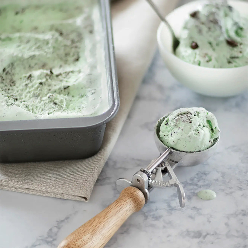 Vintage Trigger Ice Cream Scoop