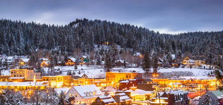 Why You Should Shop Local This Holiday Season