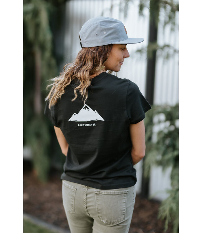 California 89 Women's Short Sleeve Mountain T-shirt